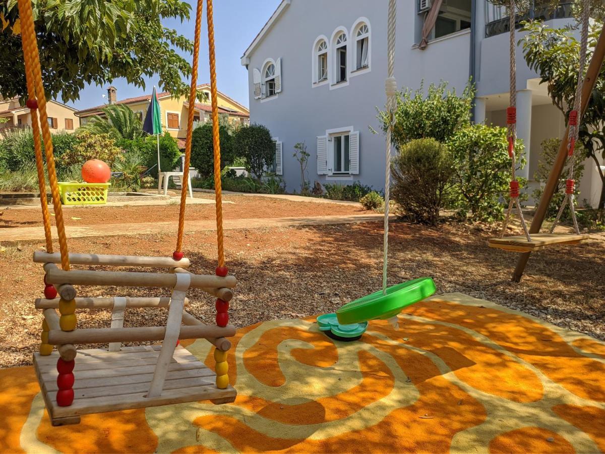 וינקורן Villa Triton מראה חיצוני תמונה